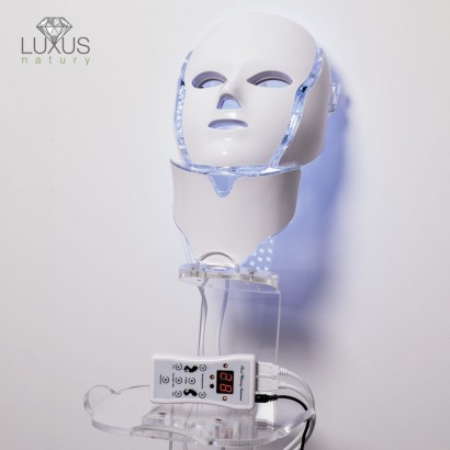 Urządzenie w postaci maseczki ledowej na twarz i szyję służy do terapii światłem i elektrostymulacji w domu