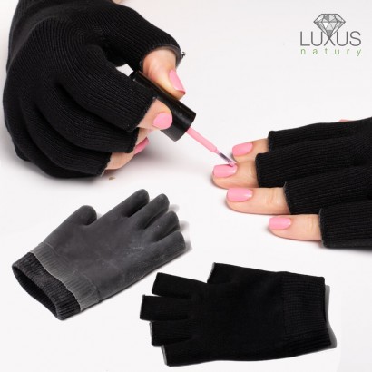 Bawełniane rękawiczki żelowe działają wzmacniająco na paznokcie