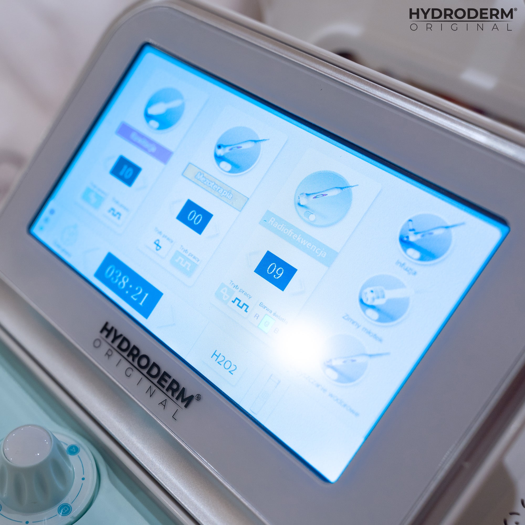Na kolorowym ekranie maszyny Hydroderm wyświetlany jest aktualnie wykorzystywany program zabiegowy - Mezoterapia