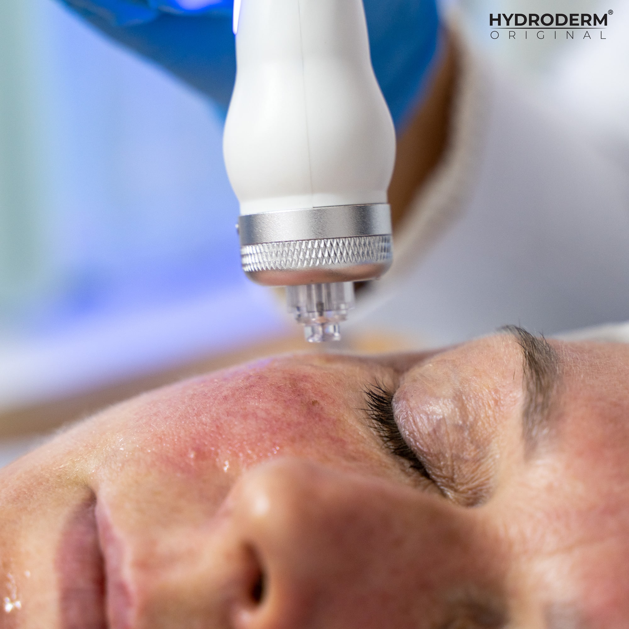 Sól fizjologiczna w głowicy Oxygen Spray oczyszcza skórę