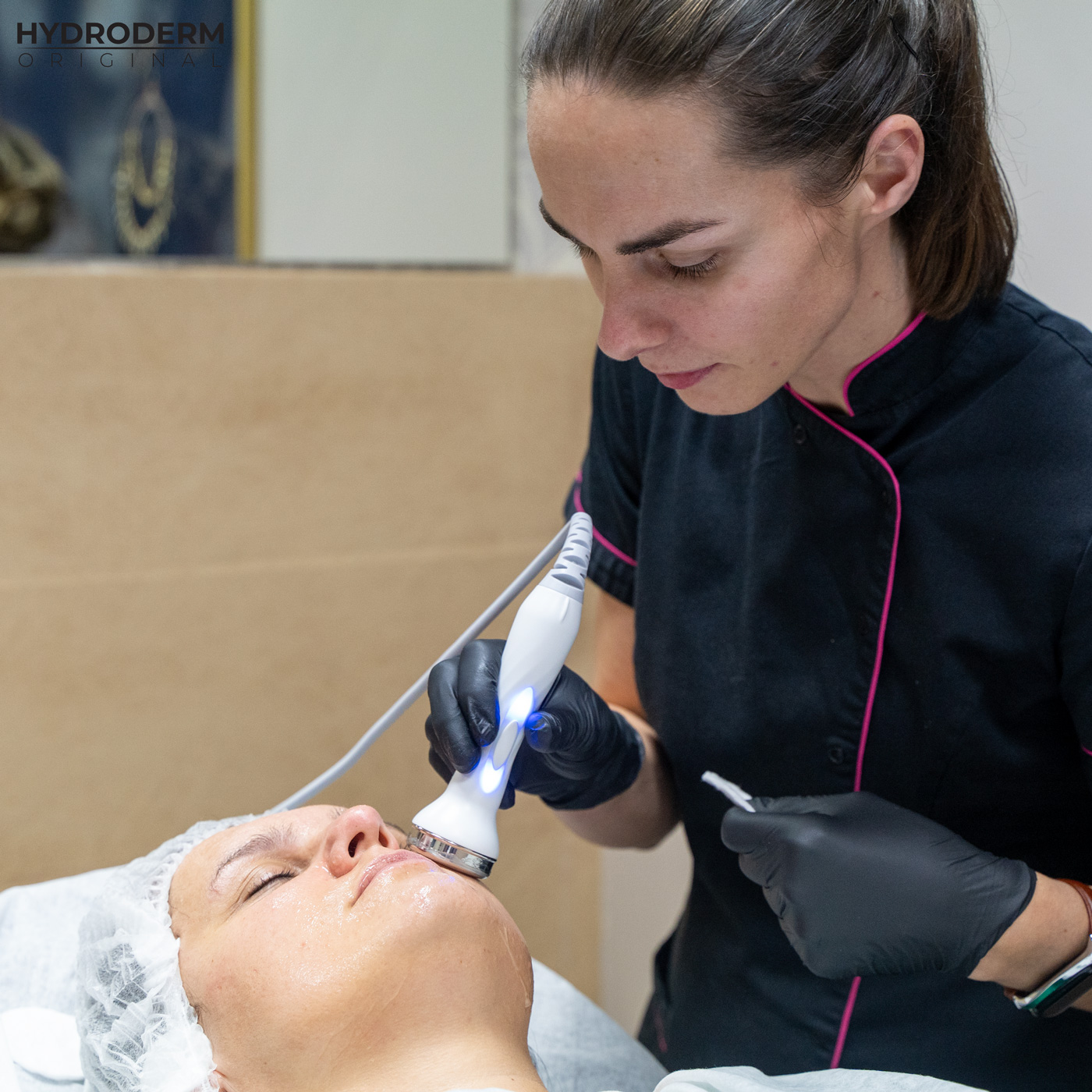 Mezoterapia ultradźwiękowa ma za zadanie wprowadzić substancje aktywne do głębokich warstw skóry