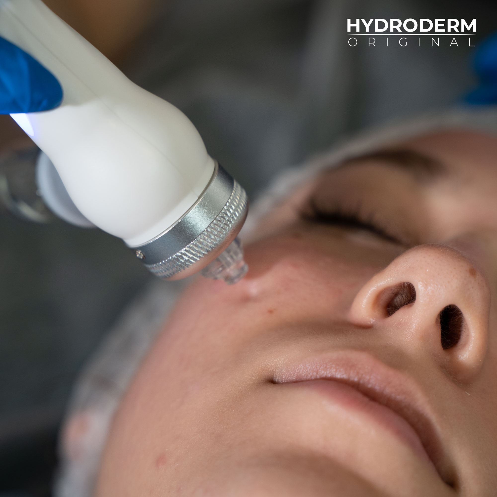 Głowica Oxygen Spray nadaje się do oczyszczania skóry i dostarczania jej składników odżywczych