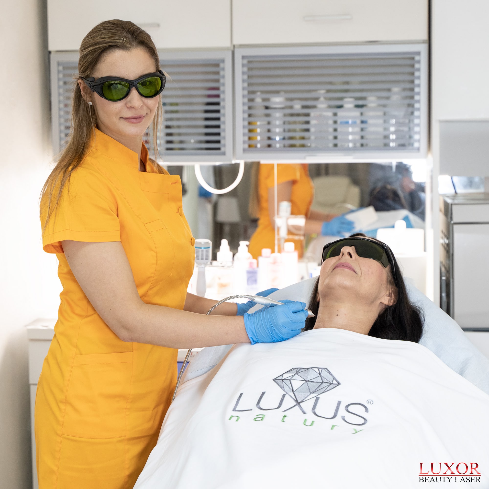 Okulary ochronne dla operatora doskonale chronią oczy przed światłem laserowym
