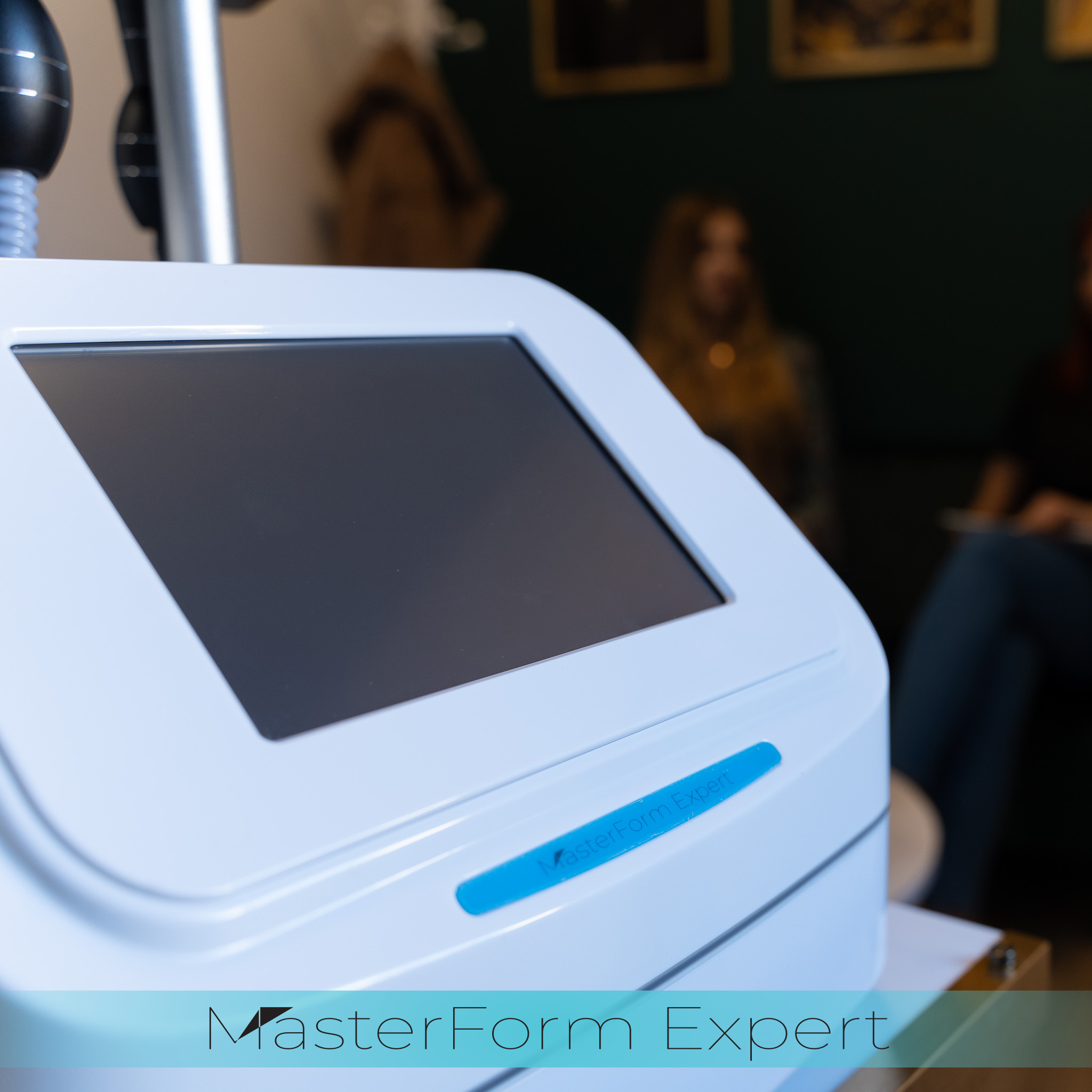 MasterForm Expert został specjalnie zaprojektowany na podstawie wieloletnich badań dotyczących modelowania sylwetki oraz skutecznej redukcji cellulitu.