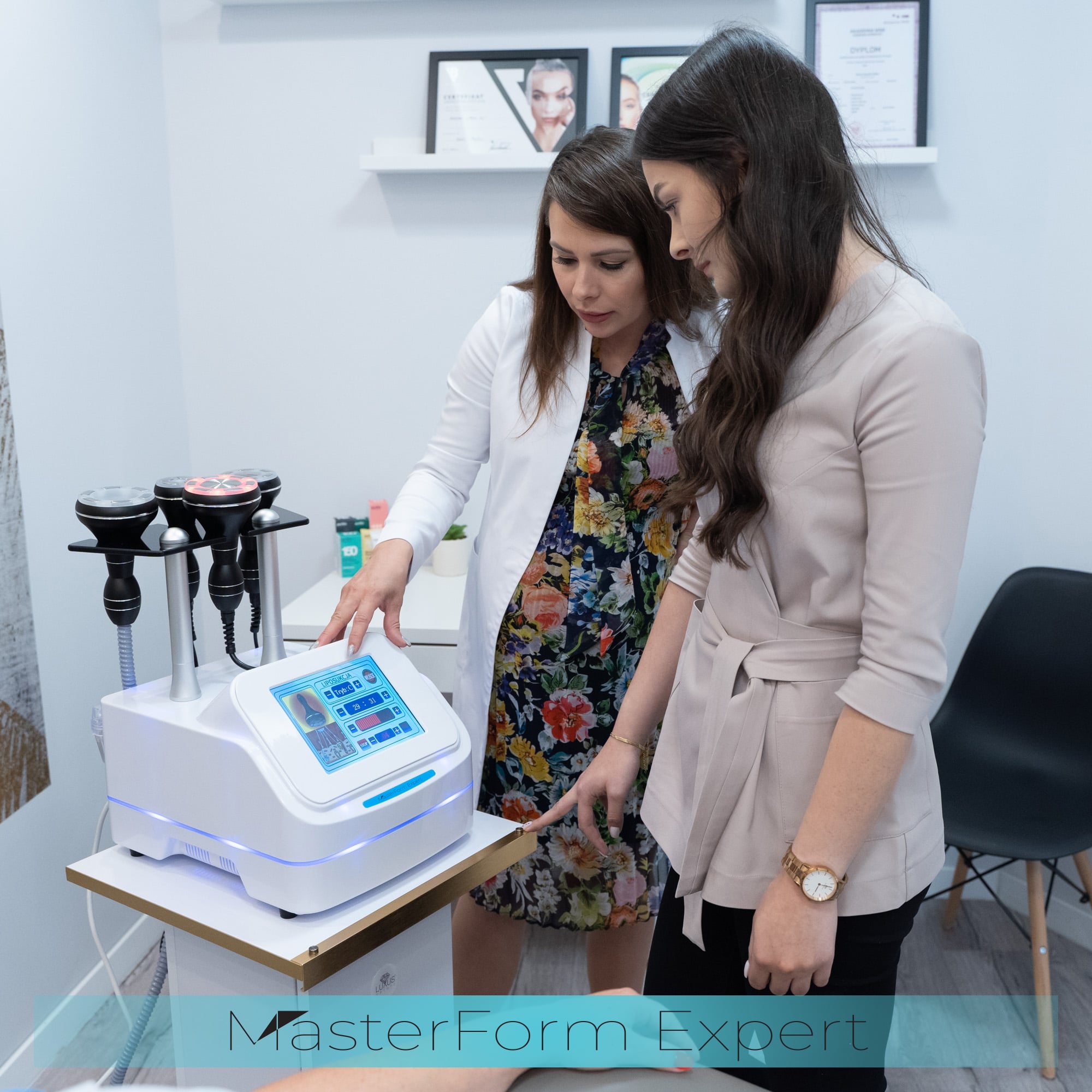 Kurs obejmuje praktyczne wskazówki dotyczące prawidłowego stosowania maszyny MasterForm Expert w celu osiągnięcia najlepszych efektów terapeutycznych
