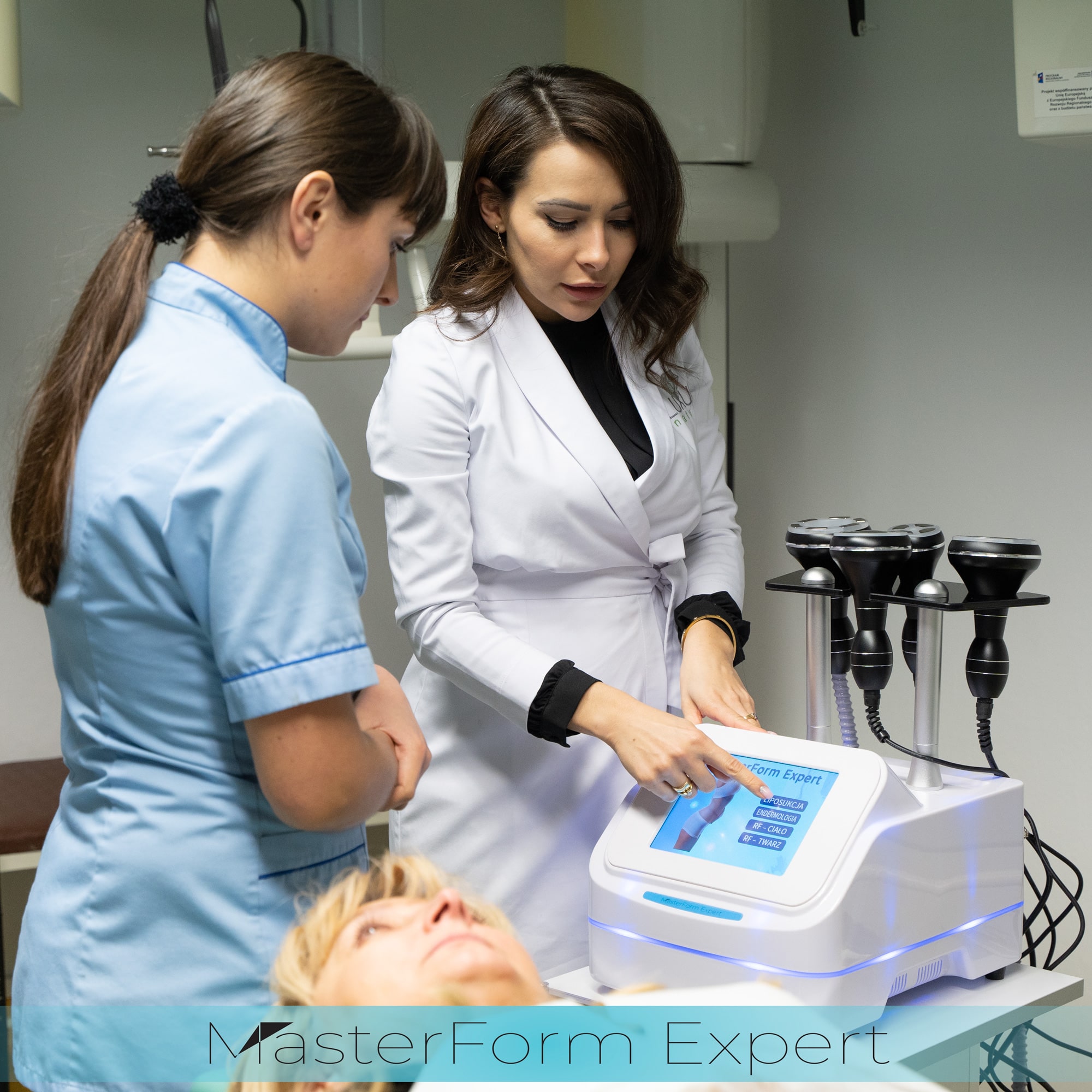 Aparat MasterForm Expert posiada 4 różne programy zabiegowe - liposukcja, endermologia, RF ciało i RF twarz