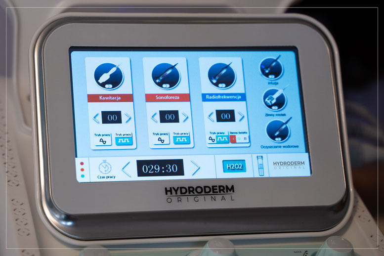 Interfejs w języku polskim w urządzeniu do oczyszczania wodorowego Hydroderm Original