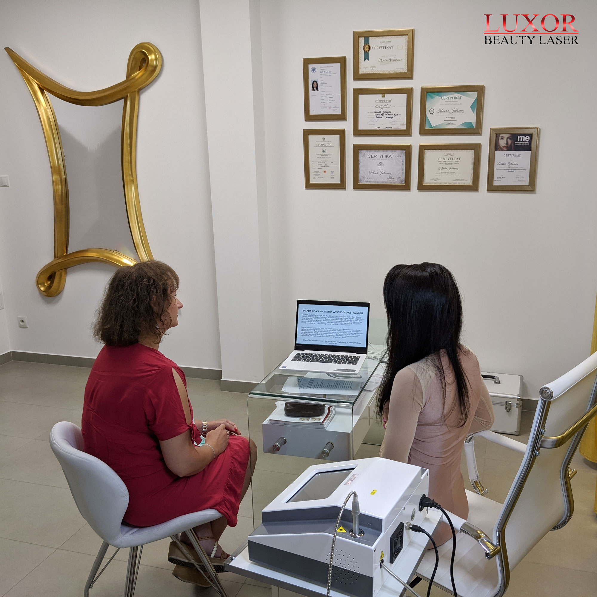Kurs Luxor Beauty Laser składa się z dwóch części - teorytycznej i praktycznej